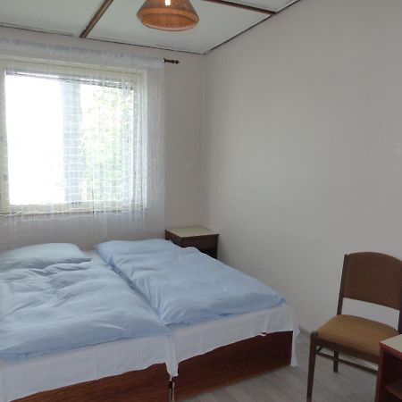 Sk Delfin Jesenice Cheb Hotel Екстериор снимка