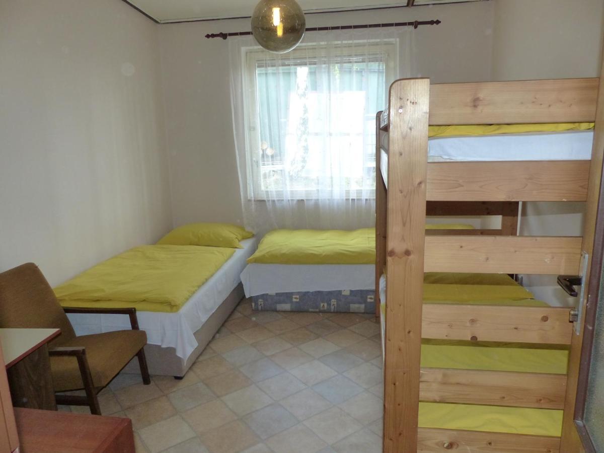 Sk Delfin Jesenice Cheb Hotel Екстериор снимка