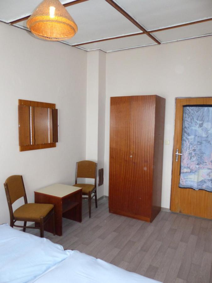 Sk Delfin Jesenice Cheb Hotel Екстериор снимка