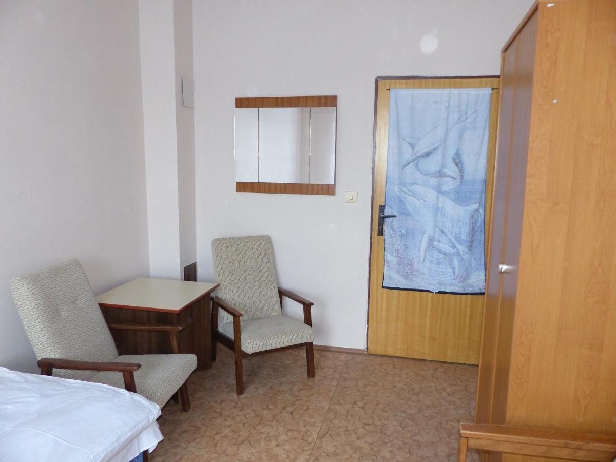 Sk Delfin Jesenice Cheb Hotel Екстериор снимка